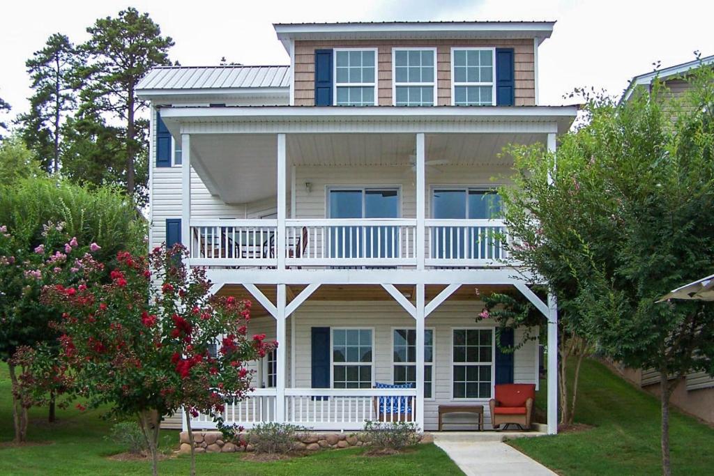 House #58 Lake Life pet friendly